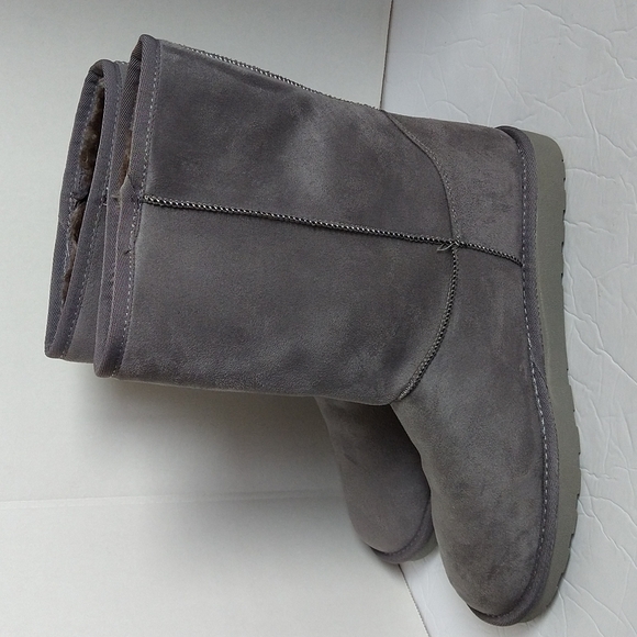 Gray fur mid calf suede boots size 11 - Picture 5 of 8